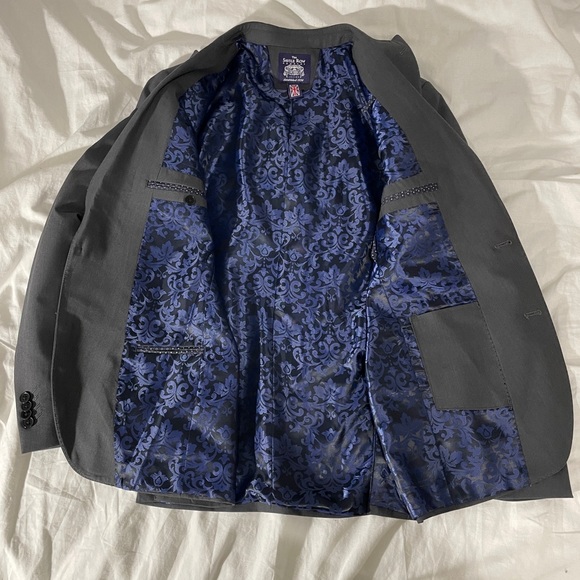 Savile Row Grey Mens 2-pc Suit w/slight stretch. Size 38R - Picture 6 of 12